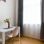 アパート Ferenc 18 - Your Bright Inner 3 Bedroom ブダペスト