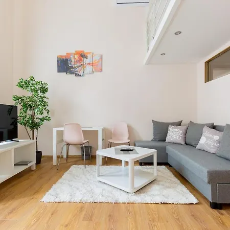 Ferenc 18 - Your Bright Inner 3 Bedroom *