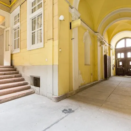 Ferenc 18 - Your Bright Inner 3 Bedroom Apartment