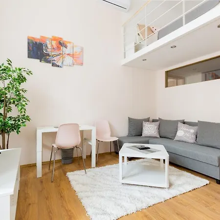 Ferenc 18 - Your Bright Inner 3 Bedroom Apartment *