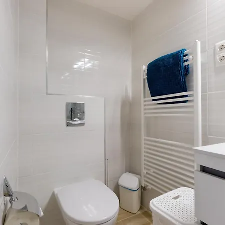 Ferenc 18 - Your Bright Inner 3 Bedroom