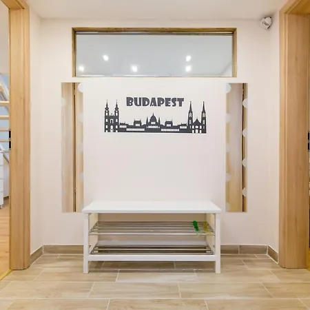 Ferenc 18 - Your Bright Inner 3 Bedroom דירה