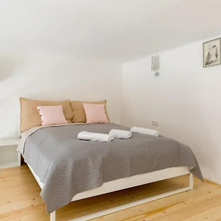 Ferenc 18 - Your Bright Inner 3 Bedroom *